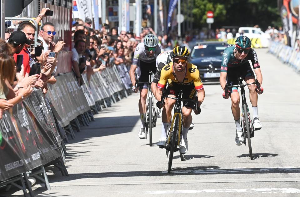 Finishphoto of Primož Roglič winning Vuelta a Burgos Stage 3.