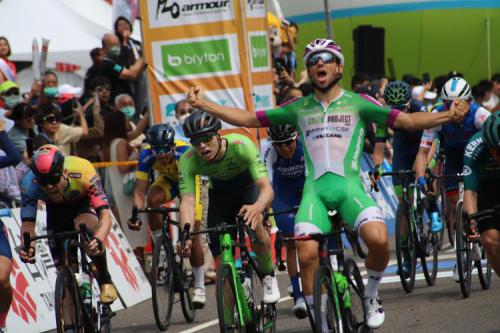 Finishphoto of Enrico Zanoncello winning Tour de Taiwan Stage 5.