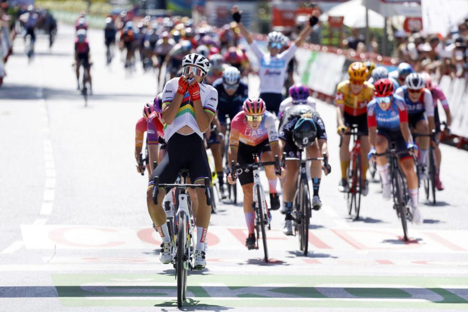 Finishphoto of Elisa Balsamo winning Ceratizit Challenge by La Vuelta Stage 5.