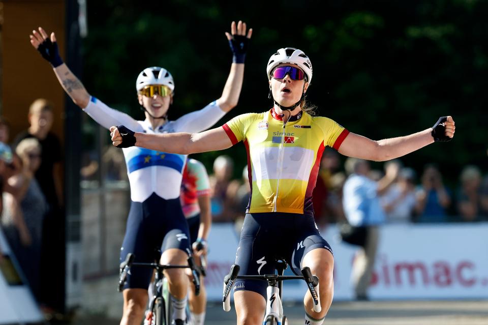 Finishphoto of Lotte Kopecky winning Simac Ladies Tour Stage 4.