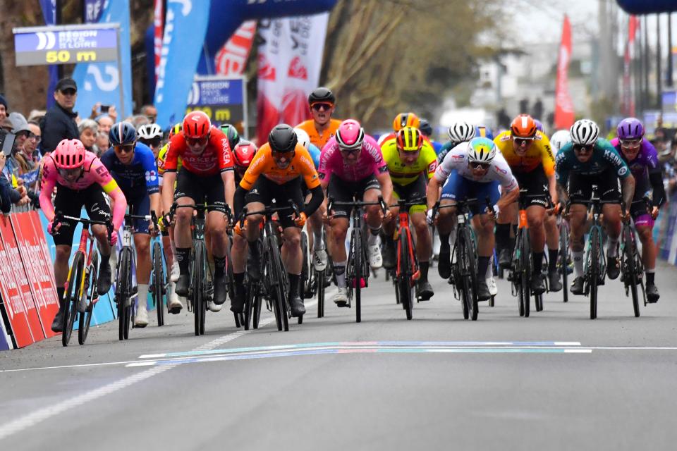 Finishphoto of Marijn van den Berg winning Région Pays de la Loire Tour Stage 1.