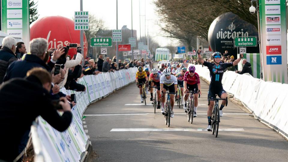 Finishphoto of Lorena Wiebes winning Miron Ronde van Drenthe .