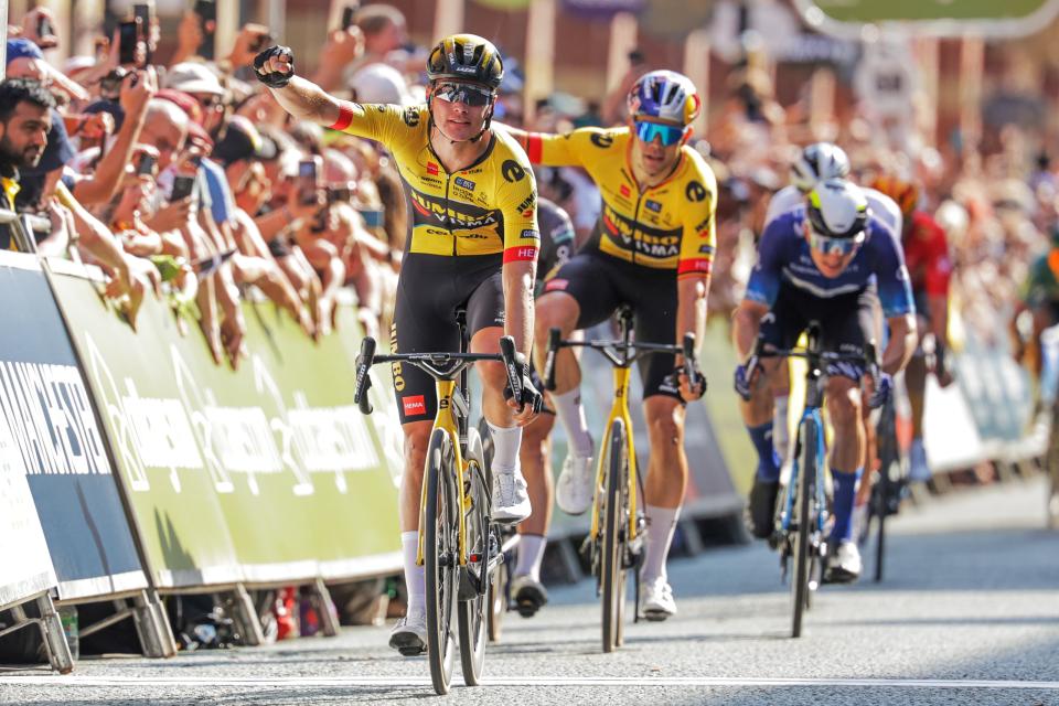 Finishphoto of Olav Kooij winning Tour of Britain Stage 1.