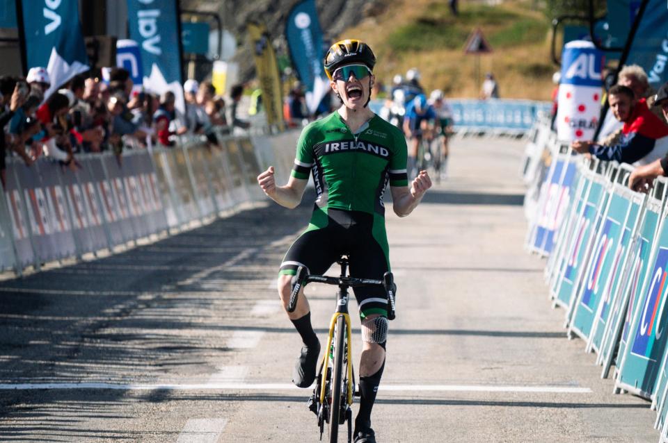 Finishphoto of Archie Ryan winning Tour de l'Avenir Stage 7b.