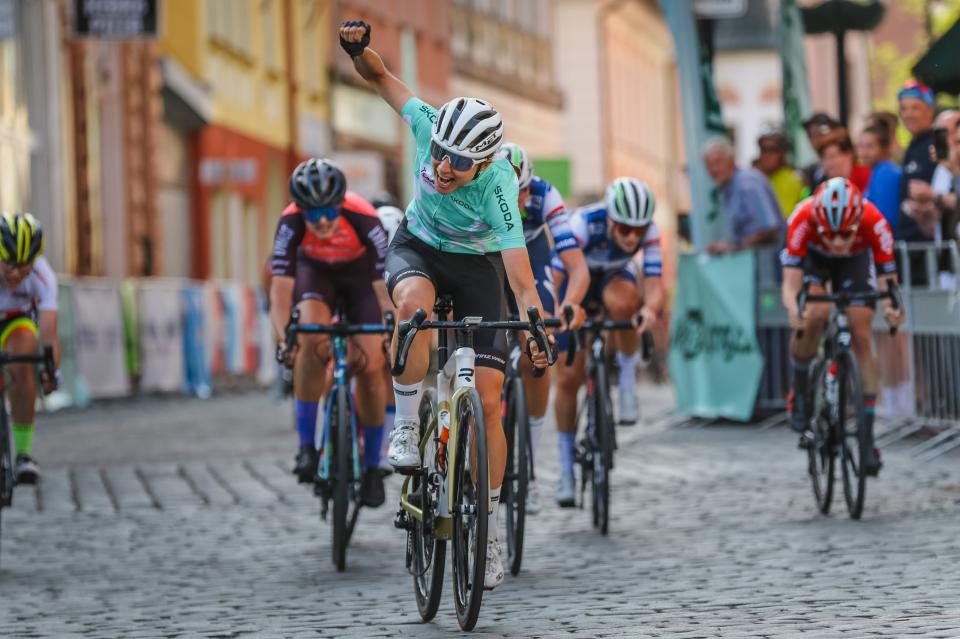 Finishphoto of Dominika Włodarczyk winning Tour de Feminin Stage 3.