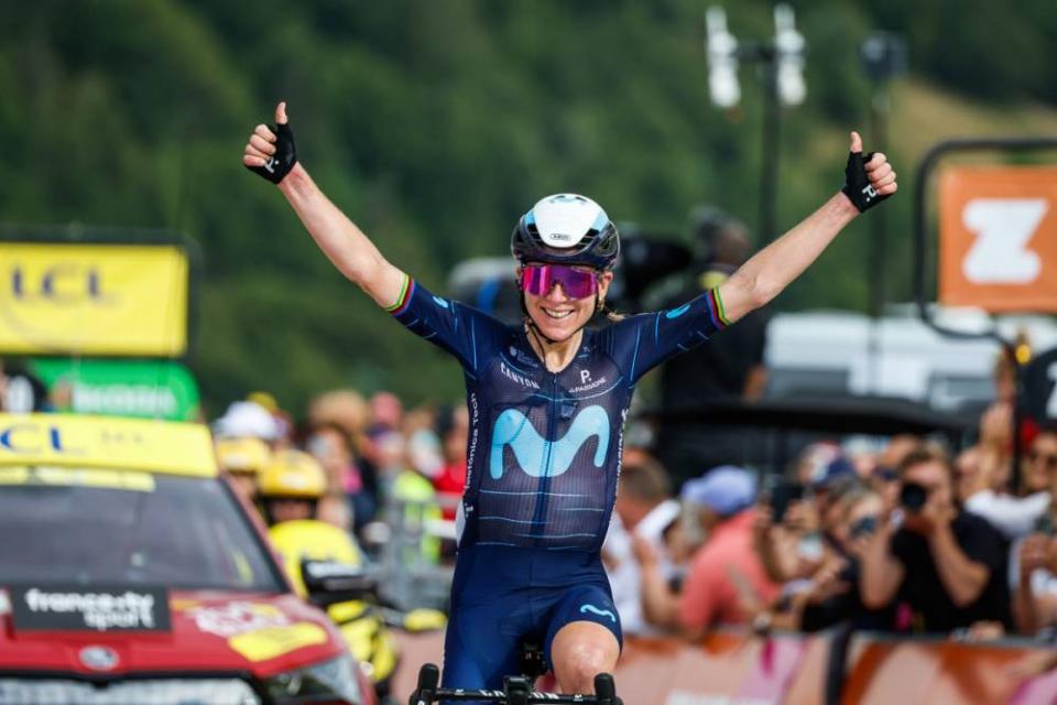 Finishphoto of Annemiek van Vleuten winning Tour de France Femmes Stage 7.