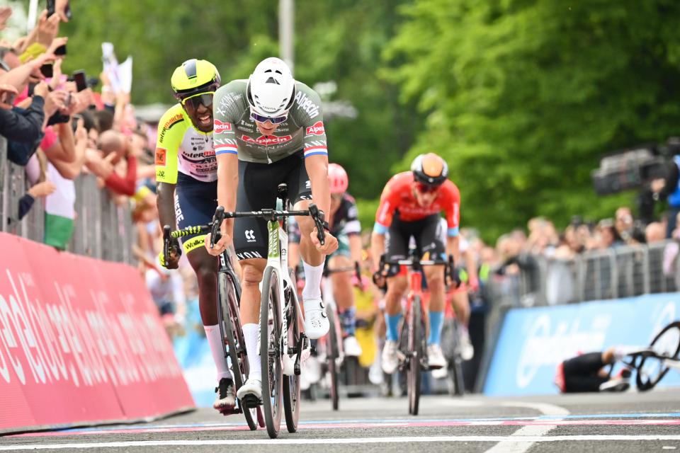 Finishphoto of Mathieu van der Poel winning Giro d'Italia Stage 1.