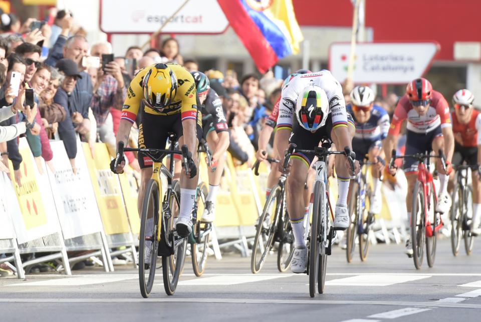 Finishphoto of Primož Roglič winning Volta Ciclista a Catalunya Stage 1.