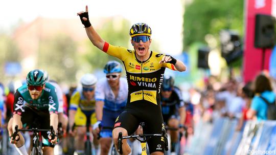 Finishphoto of Olav Kooij winning Tour de Hongrie Stage 1.