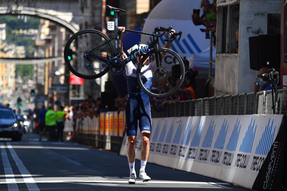 Finishphoto of Ben Hermans winning Giro dell'Appennino .