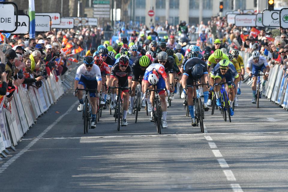 Finishphoto of Coen Vermeltfoort winning Tour de Normandie Stage 7.