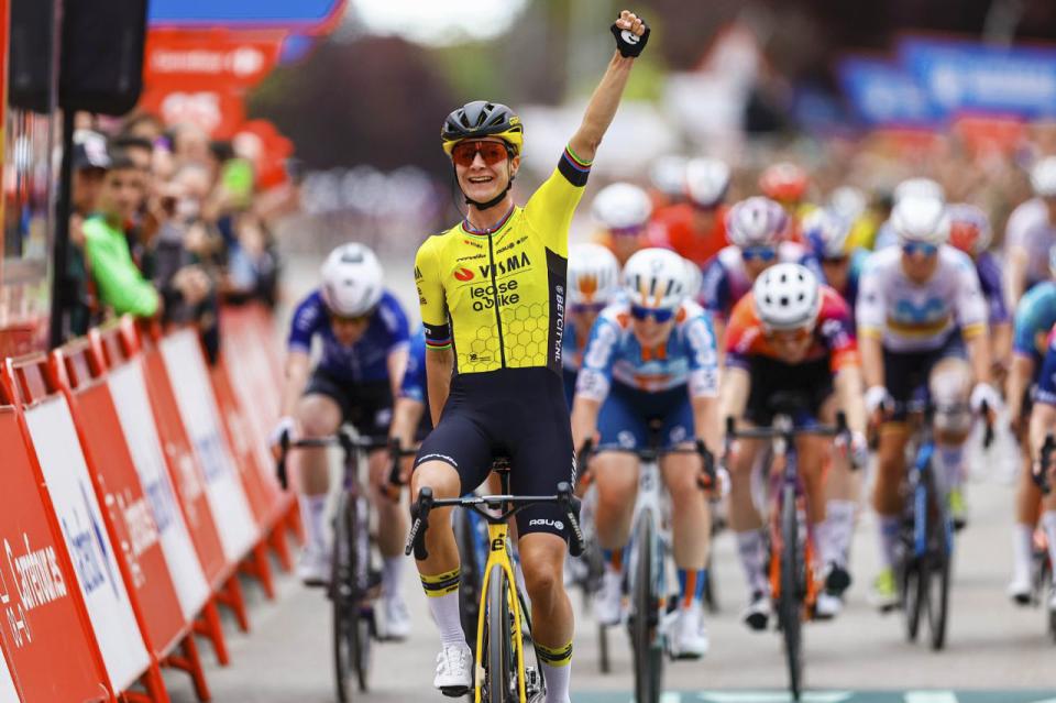 Finishphoto of Marianne Vos winning Vuelta España Femenina by Carrefour.es Stage 3.