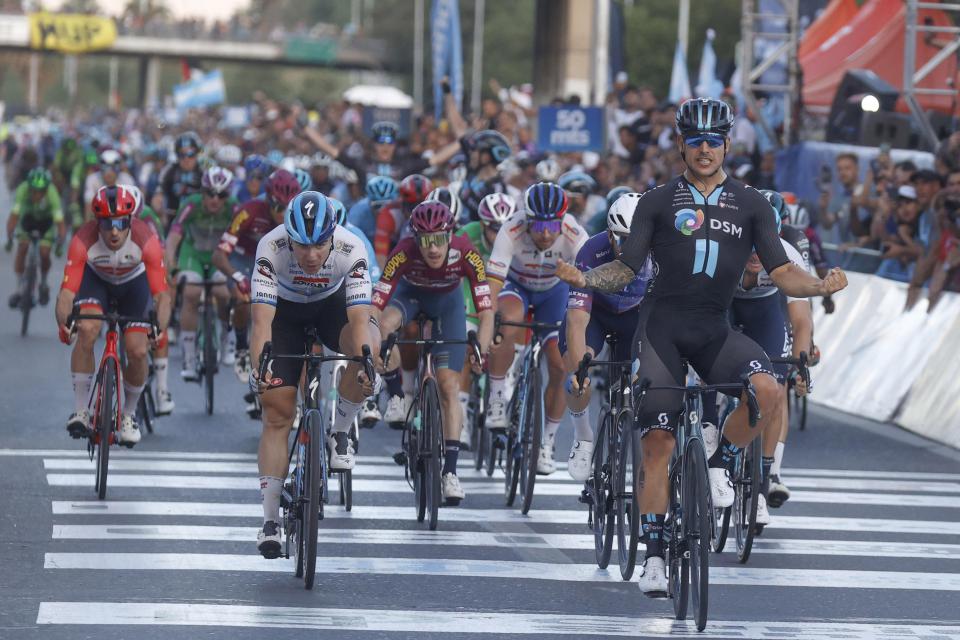 Finishphoto of Sam Welsford winning Vuelta a San Juan Internacional Stage 7.