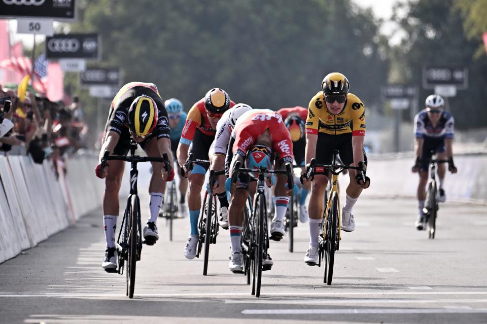 Finishphoto of Tim Merlier winning UAE Tour Stage 1.