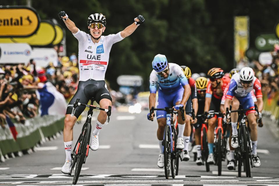 Finishphoto of Tadej Pogačar winning Tour de France Stage 6.