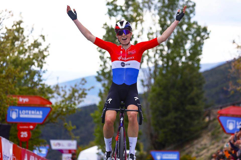 Finishphoto of Demi Vollering winning Vuelta España Femenina by Carrefour.es Stage 5.