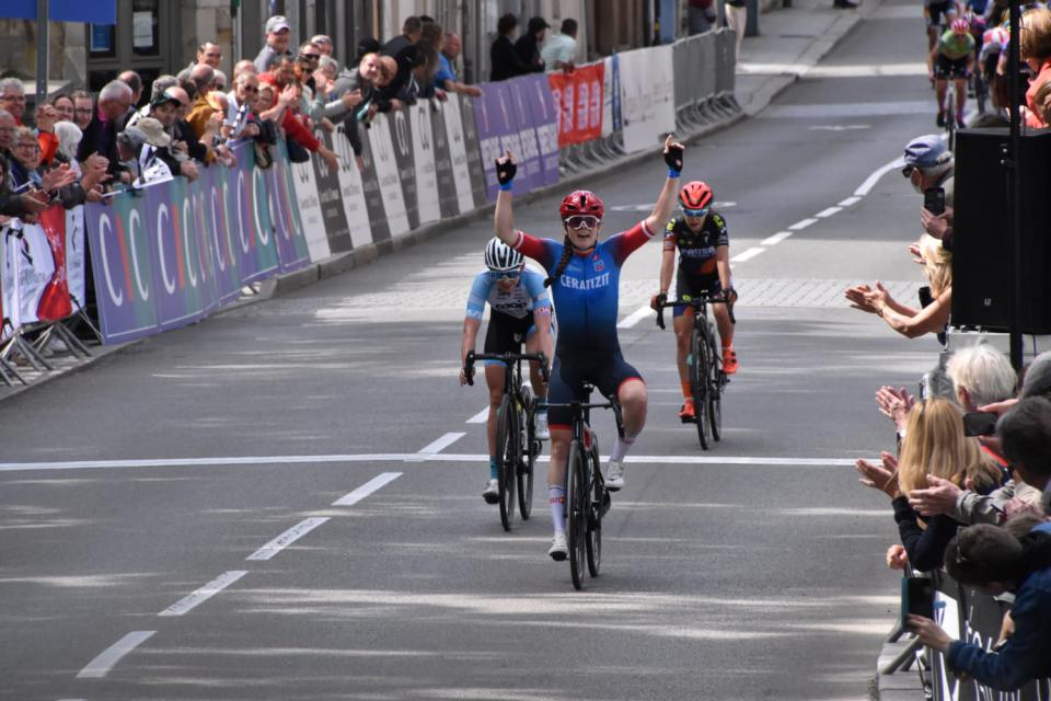 Finishphoto of Marta Lach winning Bretagne Ladies Tour CERATIZIT Stage 5.