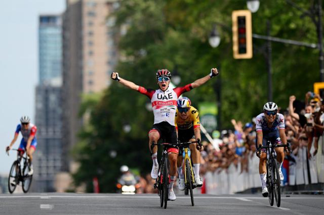 Finishphoto of Tadej Pogačar winning Grand Prix Cycliste de Montréal .